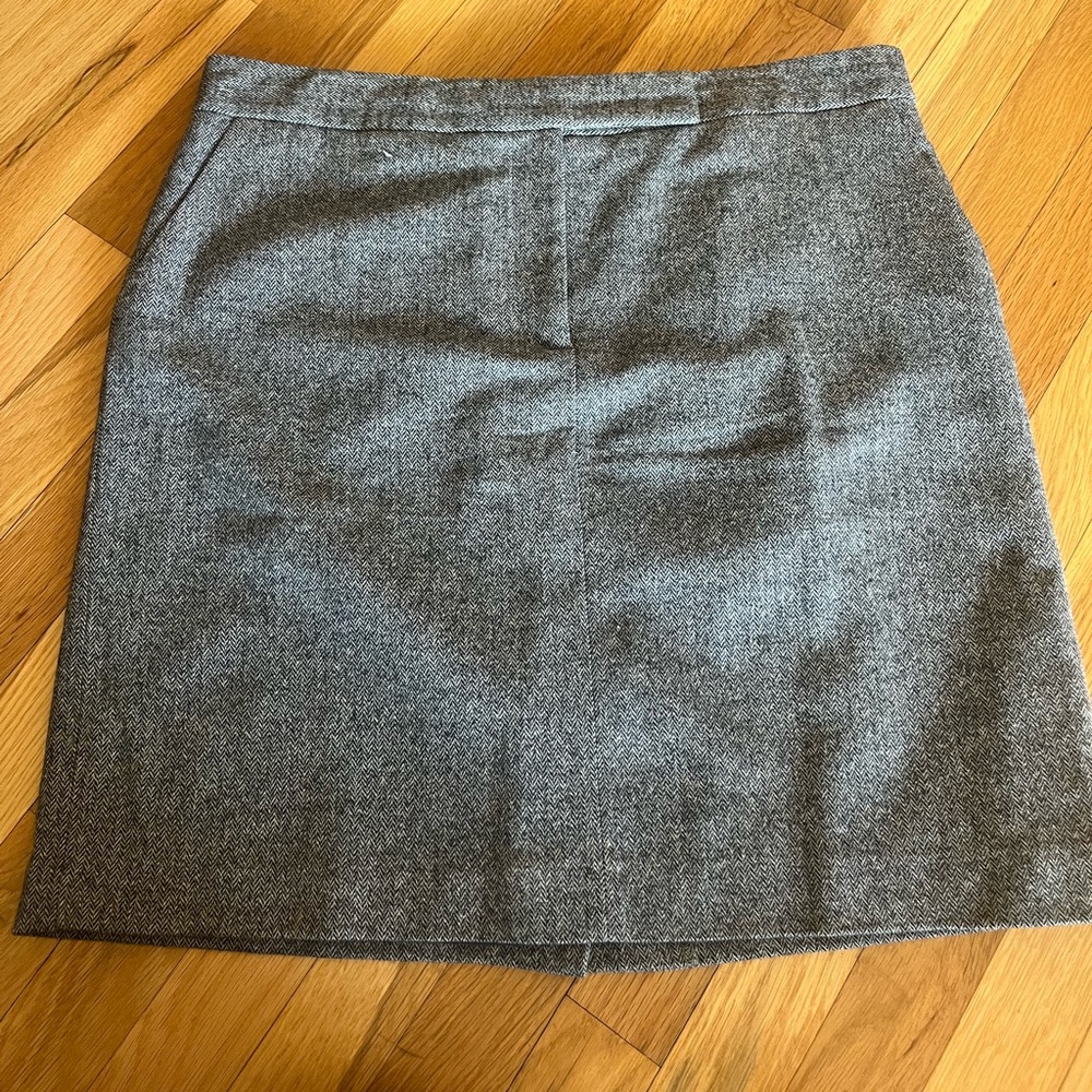 Jcrew Herringbone stretch Black/grey skirt with tab waist size 14